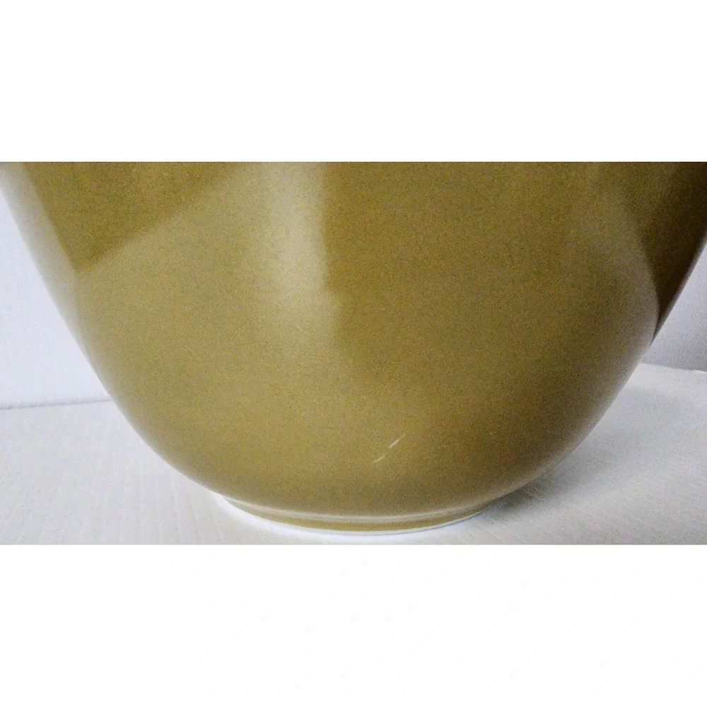 Vintage Pyrex ‎ Avocado Green  Mixing Bowl Ovenware 402 White Rim 7 1/4